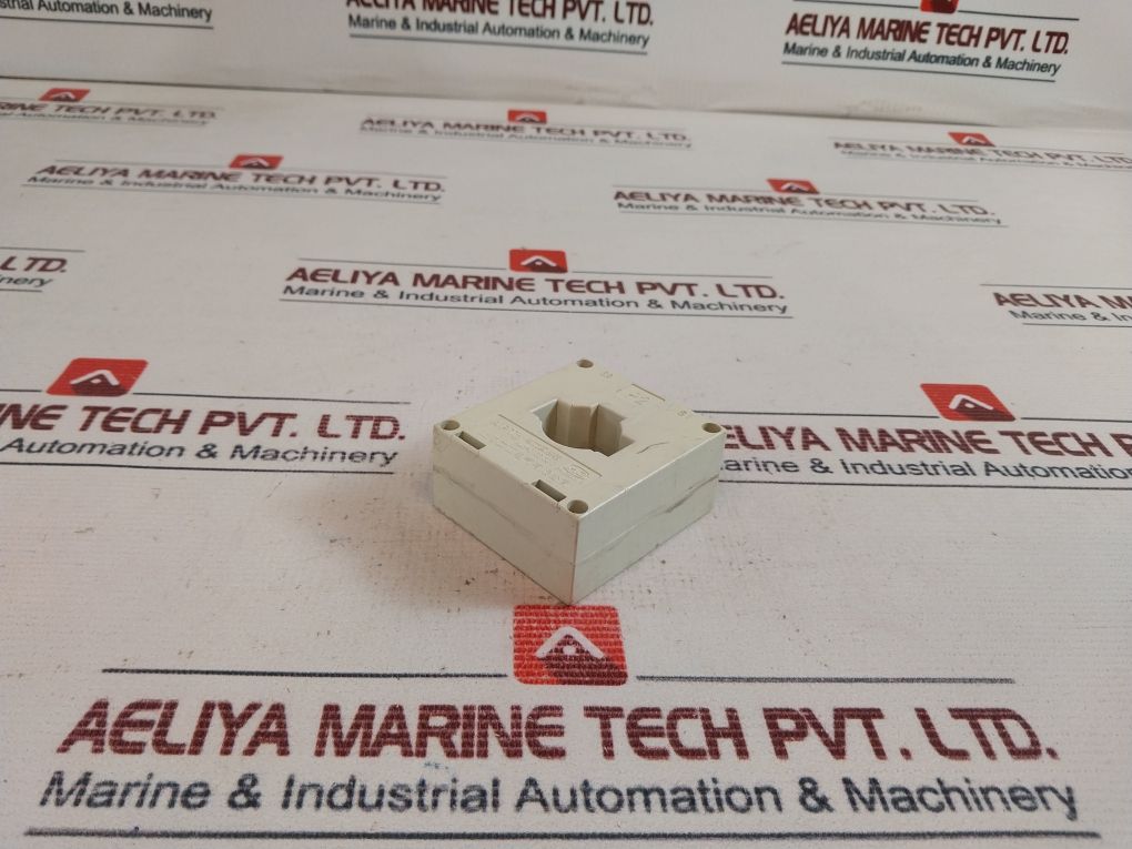 Siemens Apt Alh-0.66 30 I Current Transformer