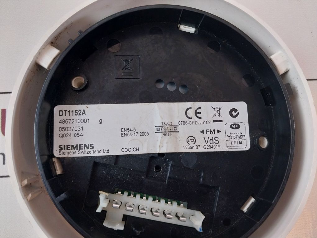 Siemens Dt1152A Heat Detector With Base