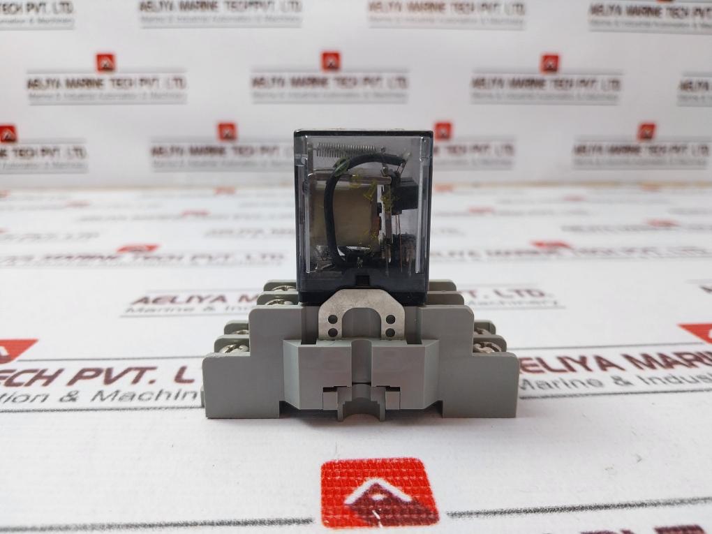 Siemens K10P-11A15-120 Relay With Base 15A 120Vac