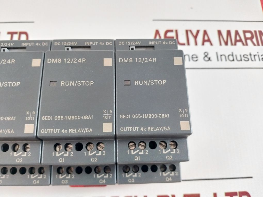 Siemens 6Ed1 052-1Md00-0Ba5 Logic Module 6Ed1 055-1Mb00-0Ba1 Expansion Module