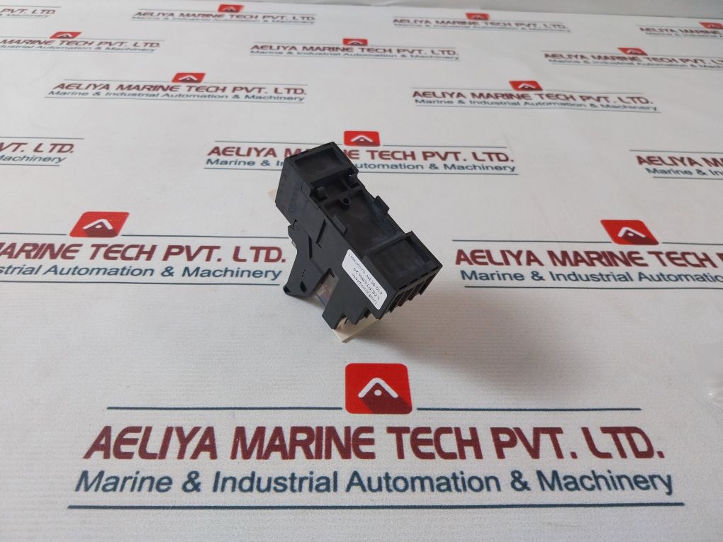 Siemens Lzx:Pt570024 Relay Socket 24Vdc