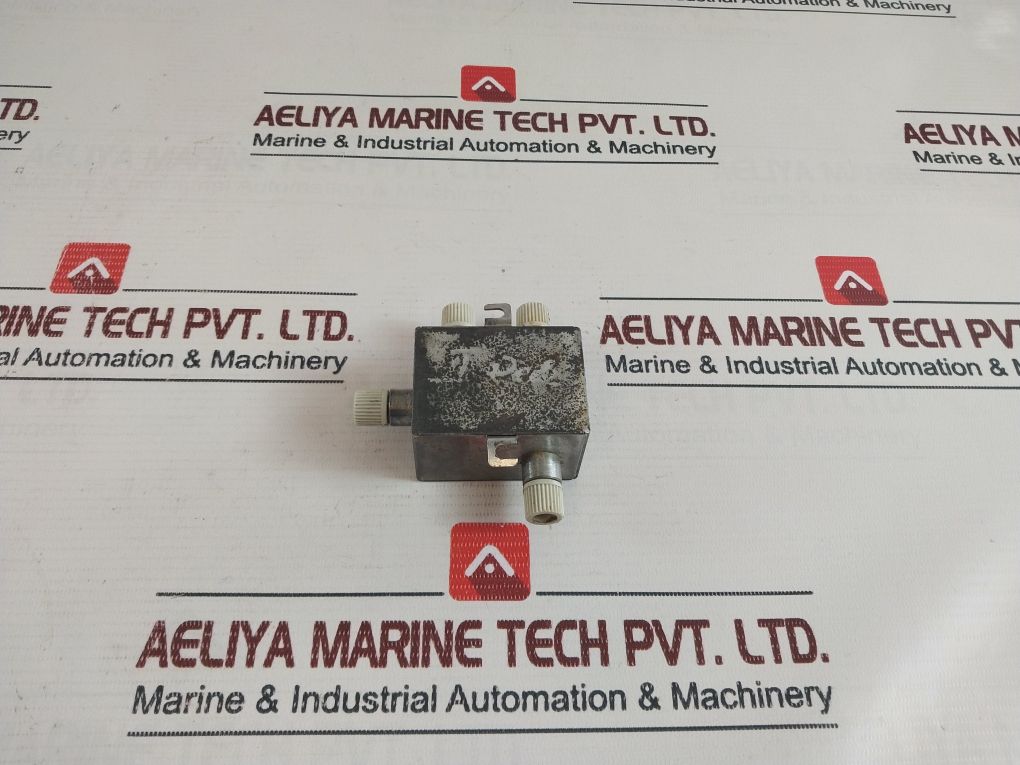 Siemens S43128-k-a3, 3-way Splitter
