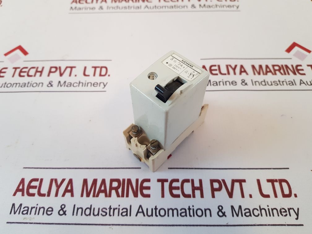 Siemens S G 2A S Circuit Breaker With Base 250V---