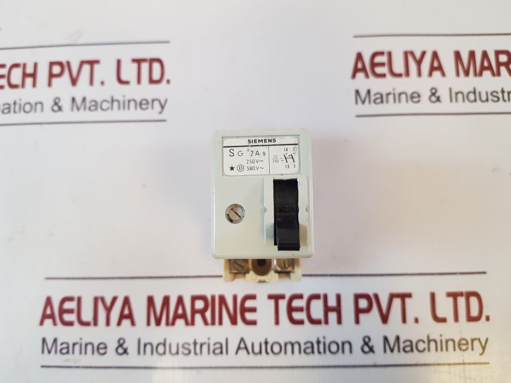 Siemens S G 2A S Circuit Breaker With Base 250V---