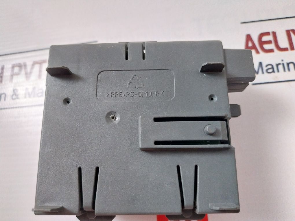 Siemens Simatic S7 6Es7 195-7Hd10-0Xa0 Bus Module 