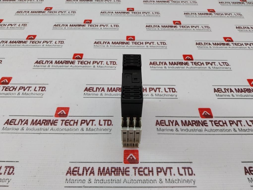 Siemens Sirius 3Rp1525-1Bp30 Timing On Delay Relay 200-240Vac