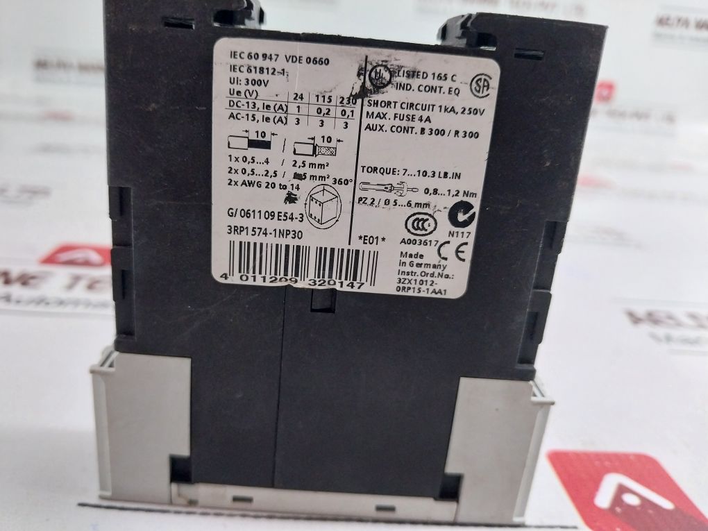 Siemens 3Rp1574-1Np30 Time Relay 200-240V Ac