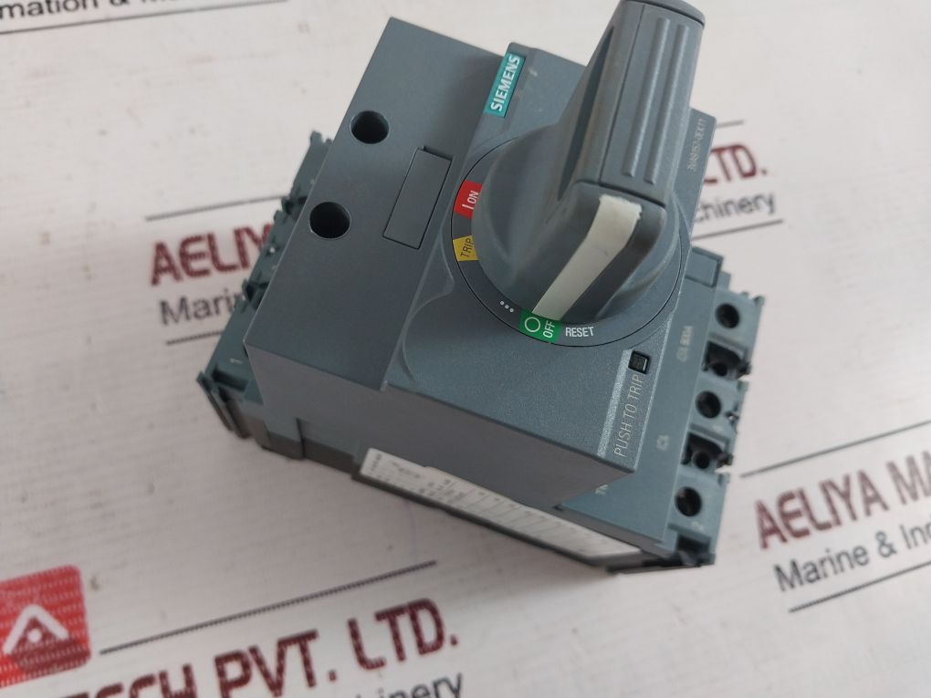Siemens Tm210 Circuit Breaker With Rotary Operator 3Va9157-0Ek11