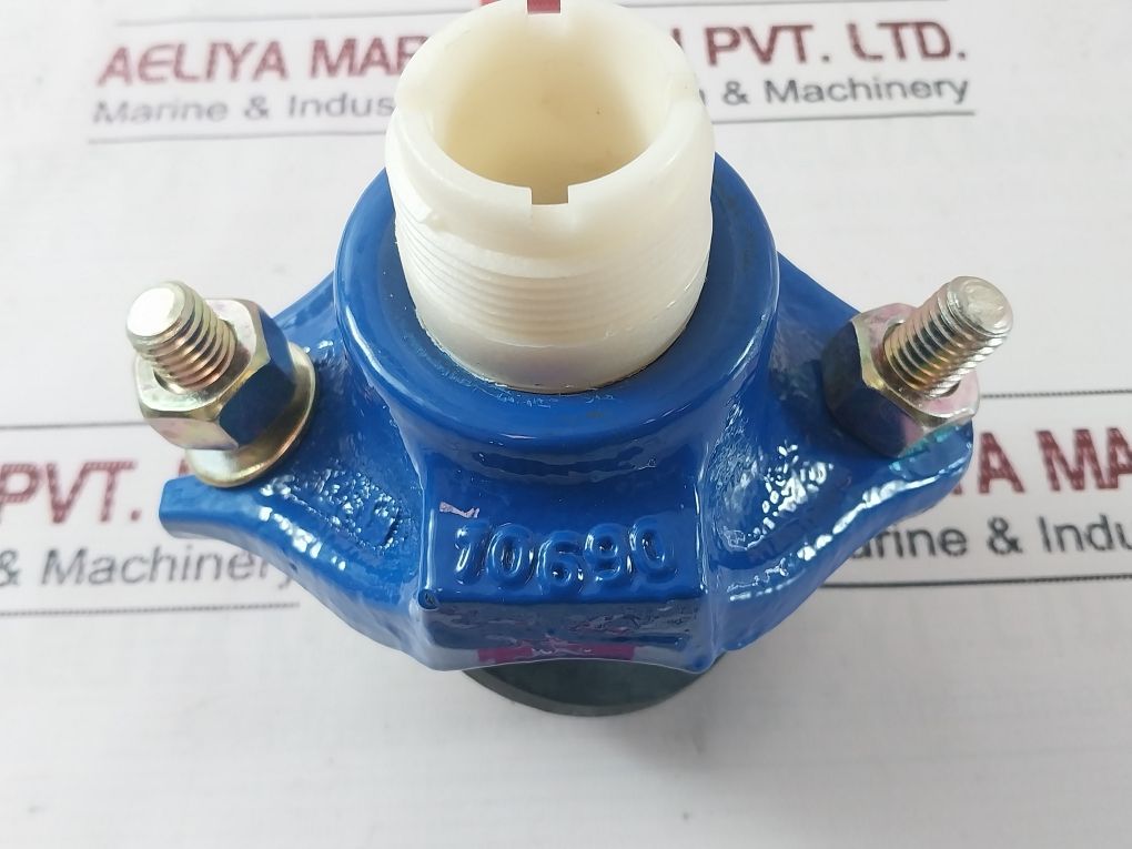 Signet Ir8S020 Strap On Saddle With Pvdf Insert