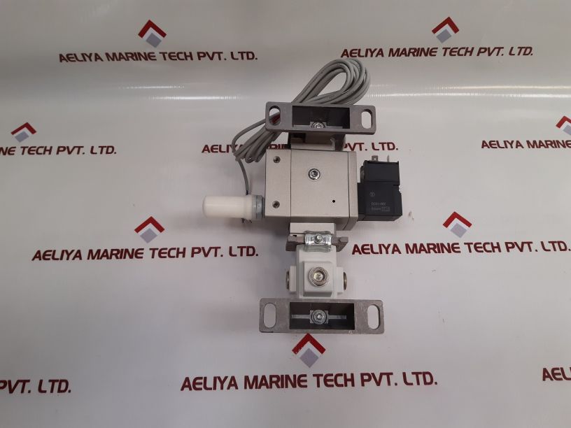 Smc Av4000-04-5Dz Soft Start Up Valve With Ise40A-01-y Pressure Switch