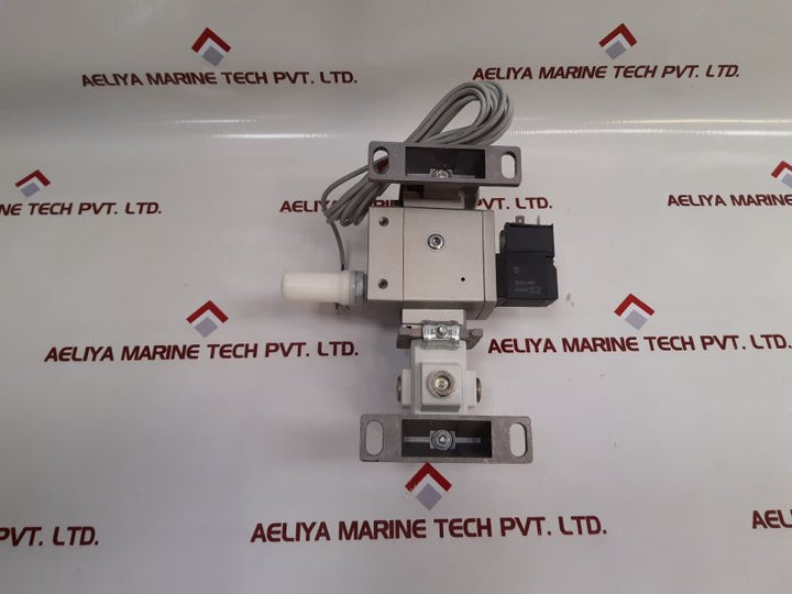Smc Av4000-04-5Dz Soft Start Up Valve With Ise40A-01-y Pressure Switch