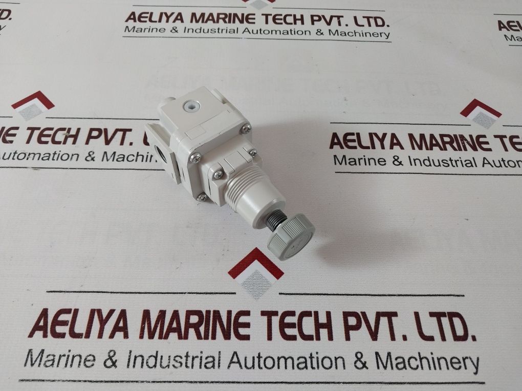 Smc Ir2010-02-a Precision Pressure Reducing Valve 0.01~0.4 Mpa