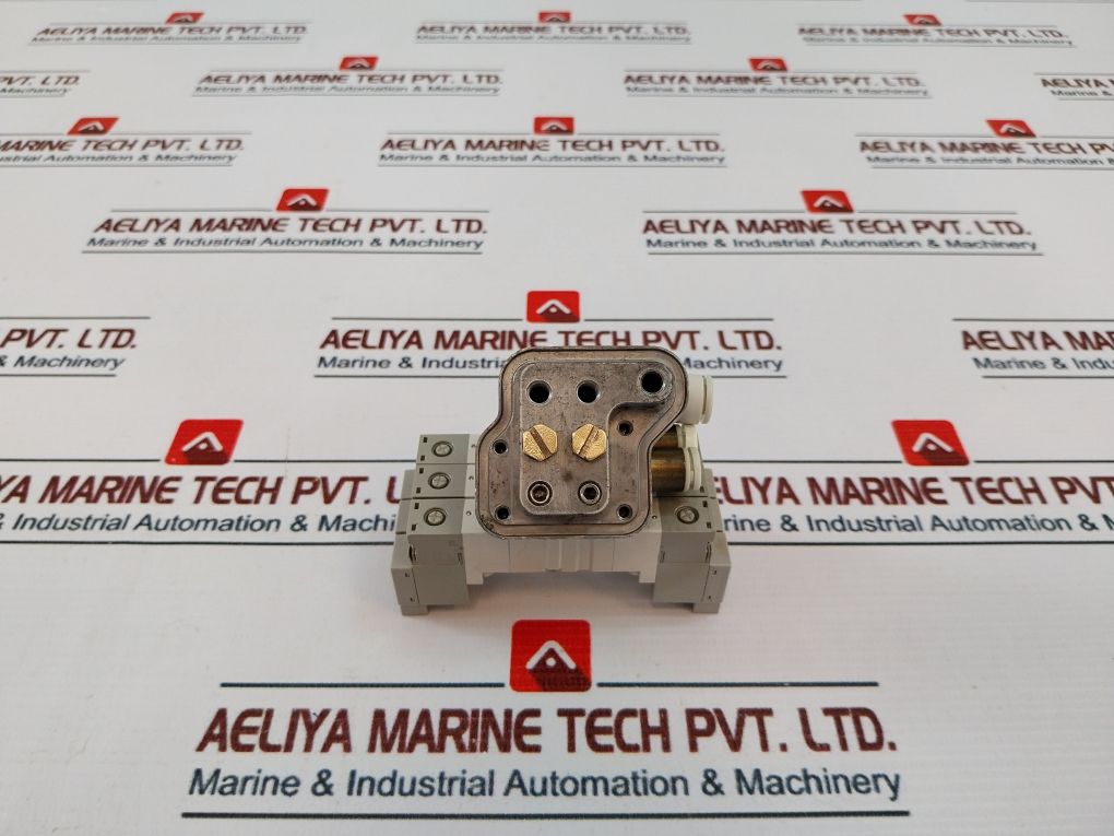 Smc Syj3233-5Mr 24 Vdc Solenoid Valve