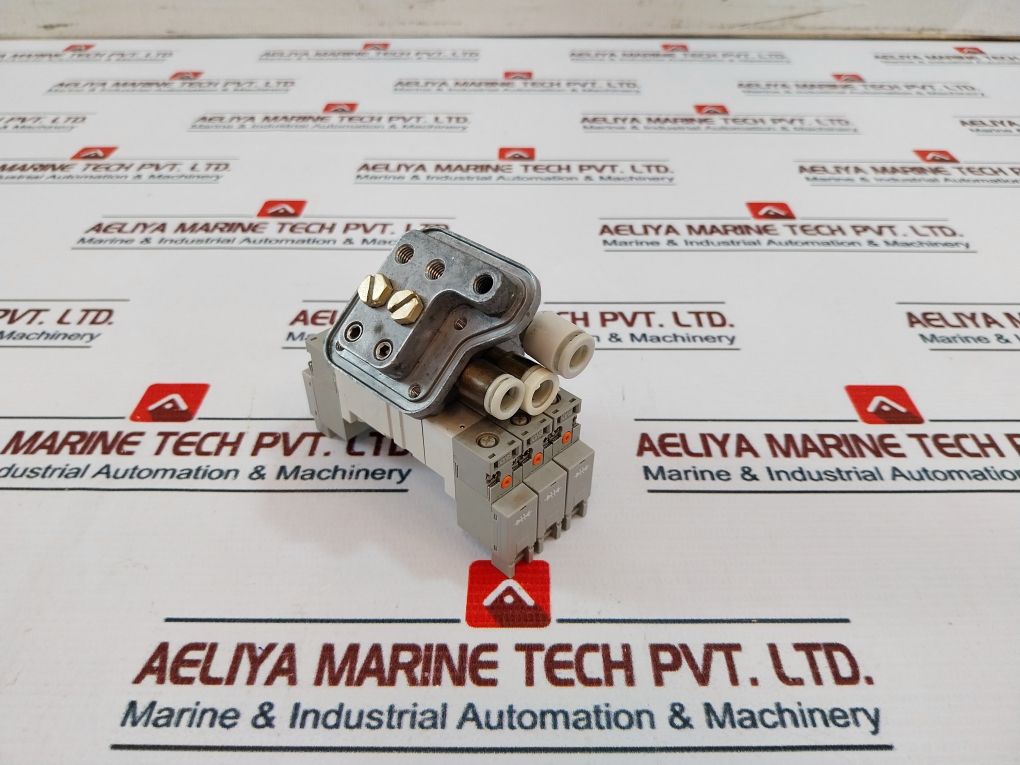 Smc Syj3233-5Mr 24 Vdc Solenoid Valve