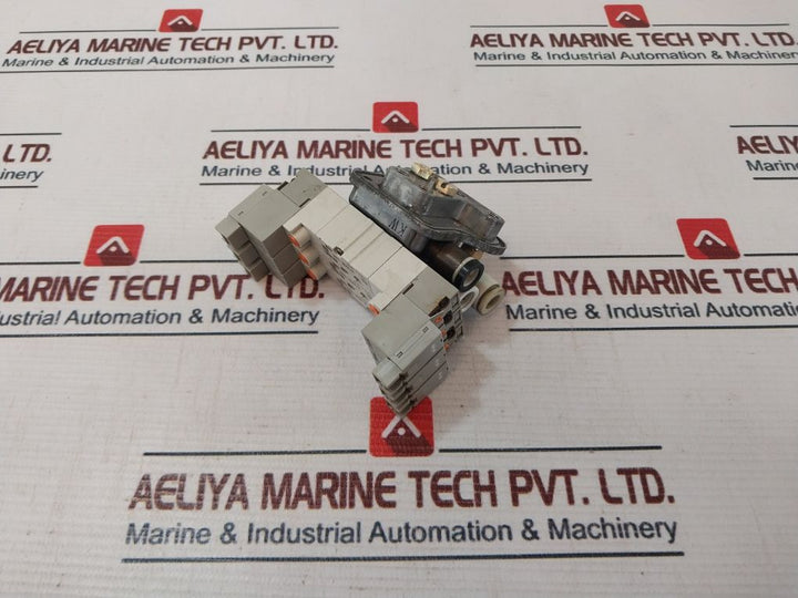 Smc Syj3233-5Mr Solenoid Valve 24 Vdc
