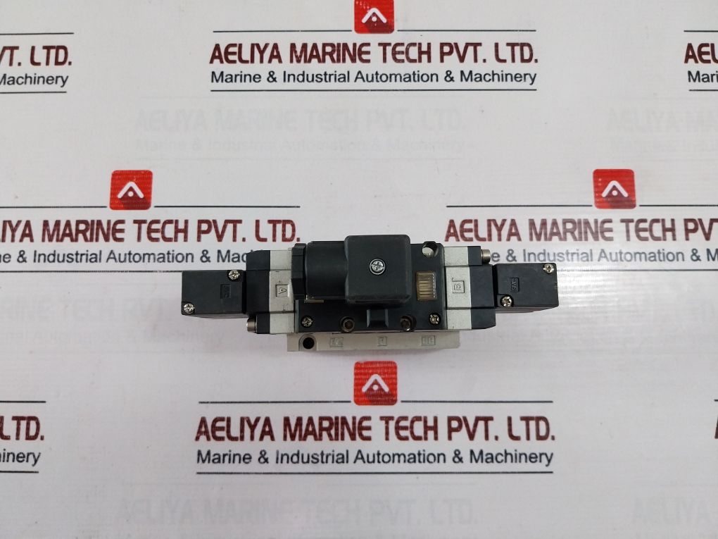 Smc Vfs4210-5Dz Solenoid Valve Dc21-26V