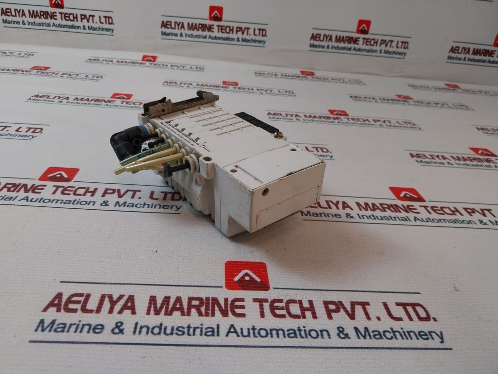 Smc Vqc1-lok006, Vqc1A01Ny-5 Valve Terminal With 5 Solenoid Valve