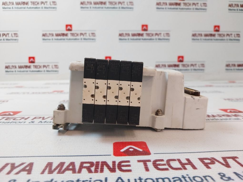 Smc Vqc1-lok006, Vqc1A01Ny-5 Valve Terminal With 5 Solenoid Valve