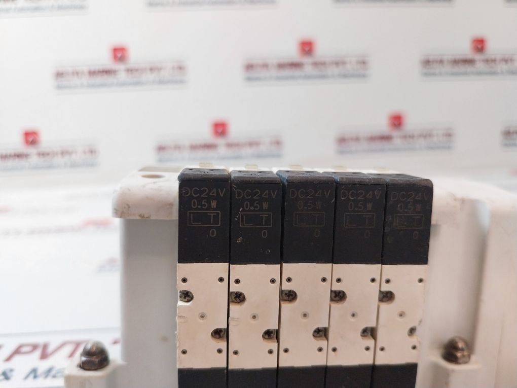 Smc Vqc1-lok006, Vqc1A01Ny-5 Valve Terminal With 5 Solenoid Valve
