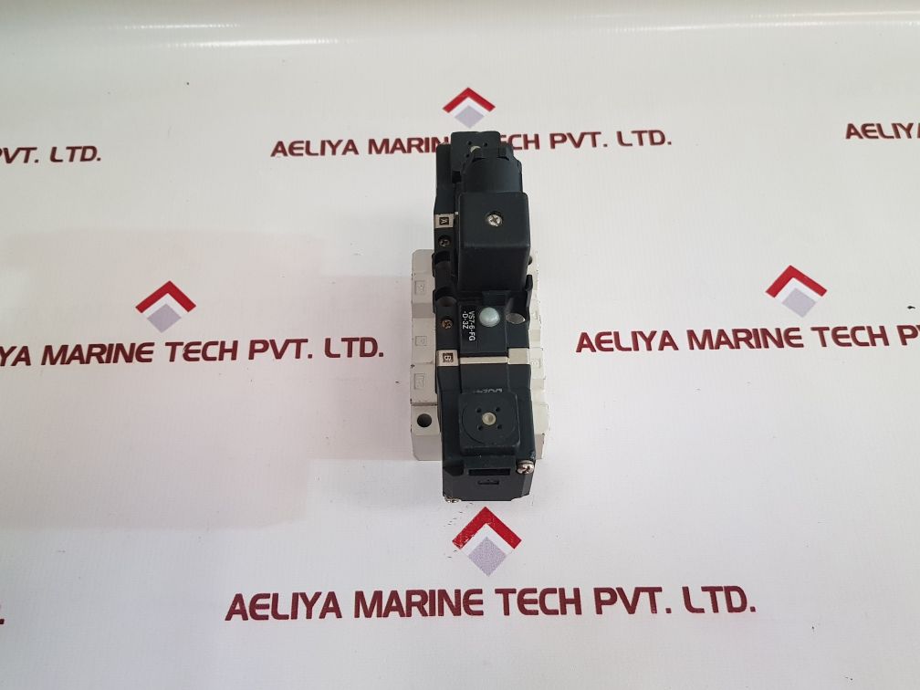 Smc Vs7-6-fg-d-3Z Solenoid Valve