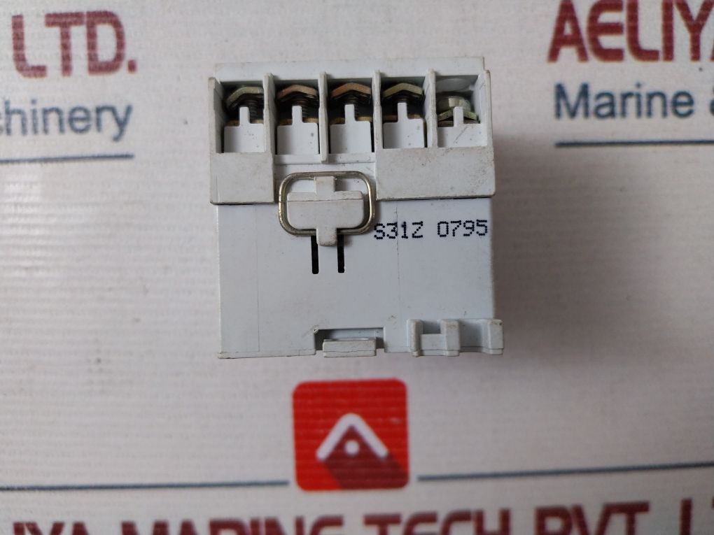 Sprecher + Schuh Cs 4C-31Z Relay Auxiliary Contactor