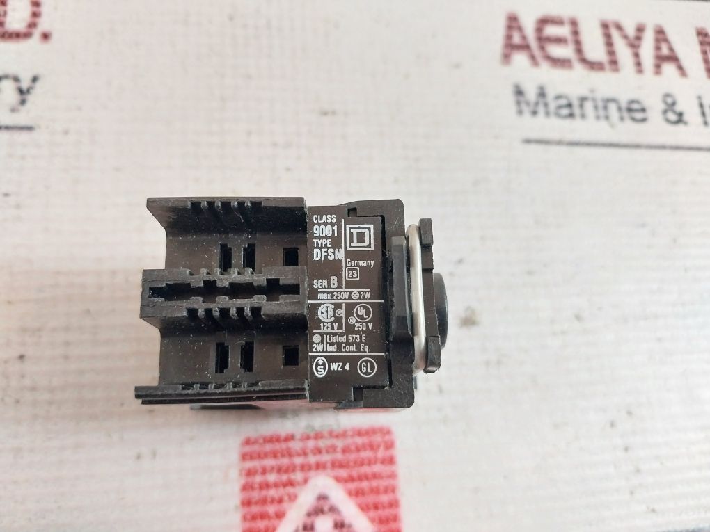 Square D 9001-dfsn Lamp Holder 250V 2W