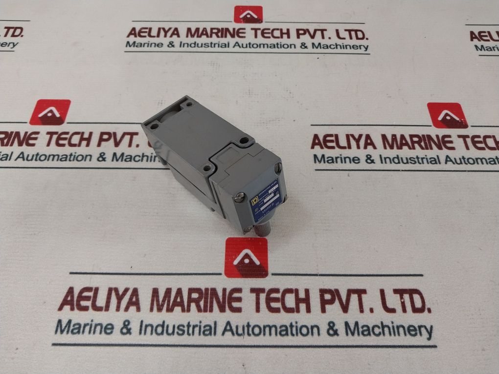 Square D C54B2 Limit Switch Operating Head Class 9007