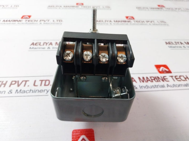 Square D 9013Ghg1S8J54 2-pole Pressure Switch