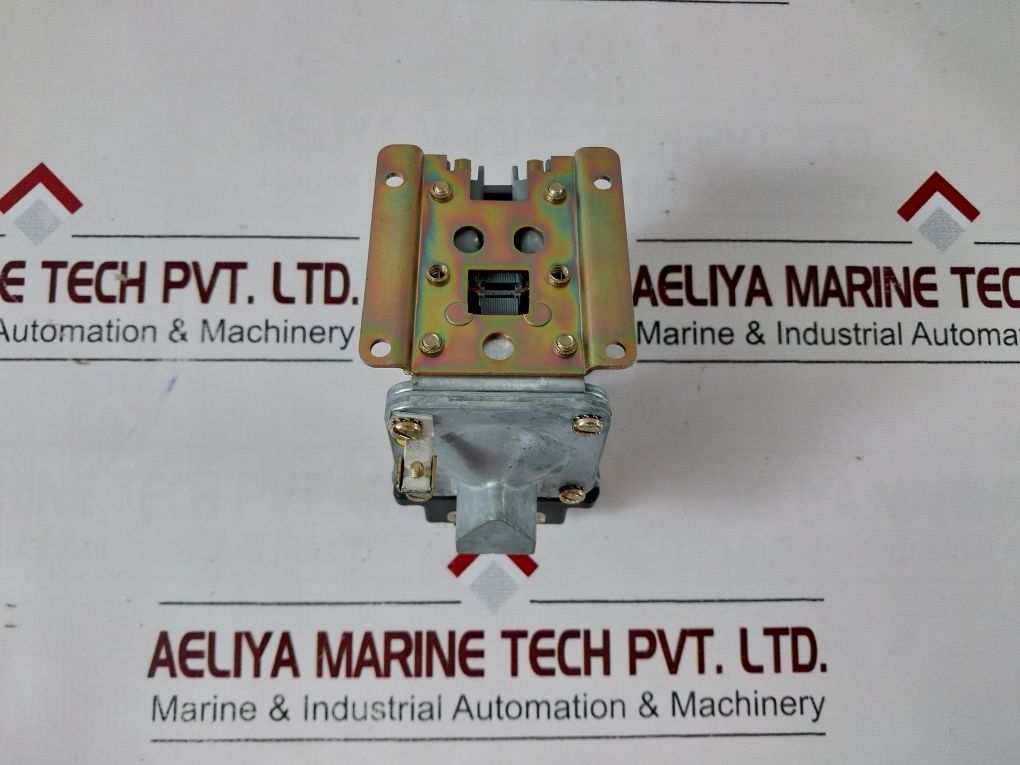 Square D 9050 Ao20E Pneumatic Timing Relay