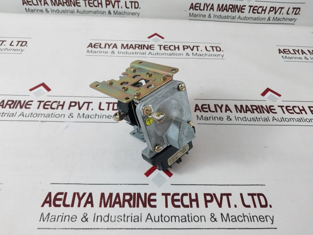 Square D 9050 Ao20E Pneumatic Timing Relay