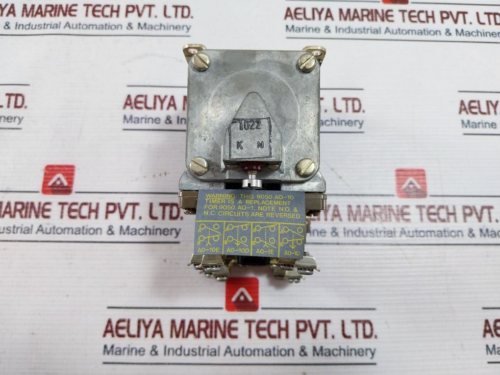 Square D A0-11E Ac Penumatic Timing Relay 600Vac 50/60Hz