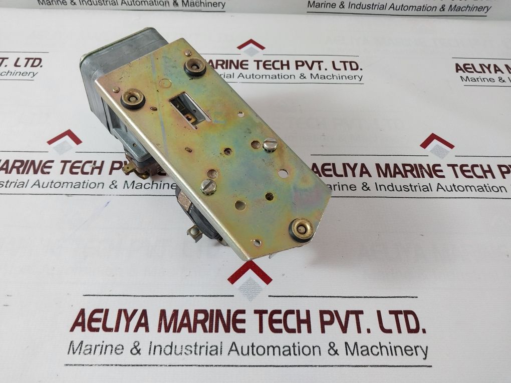 Square D Class 9050 Pneumatic Timing Relay Eq-1996