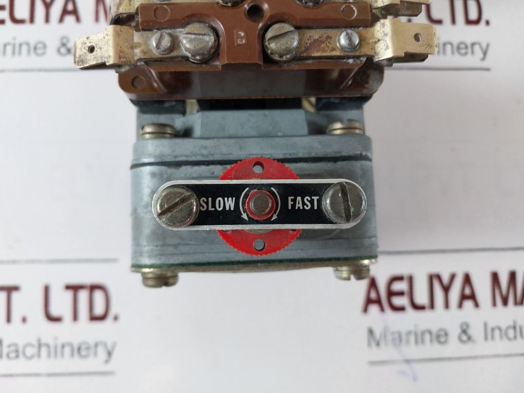 Square D Class 9050 Pneumatic Timing Relay Eq-1996