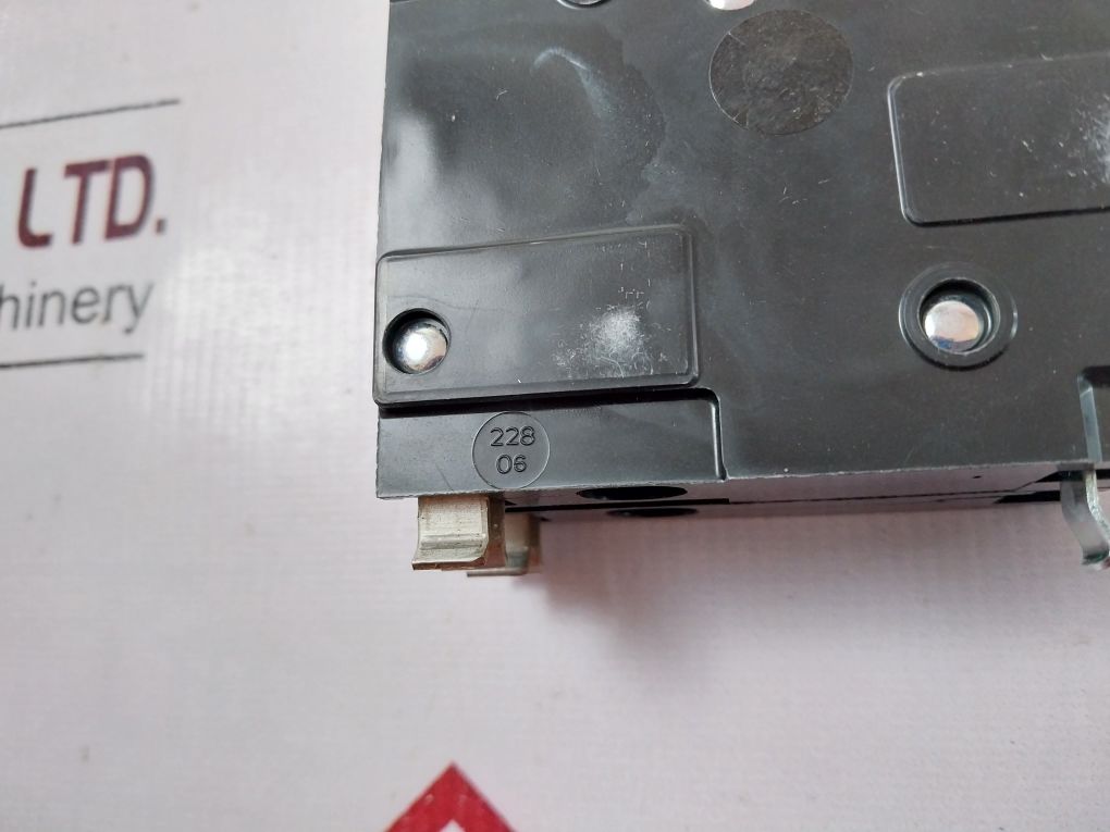 Square D Qo215 2-poles Plug-on Circuit Breaker 15A 120/240V~