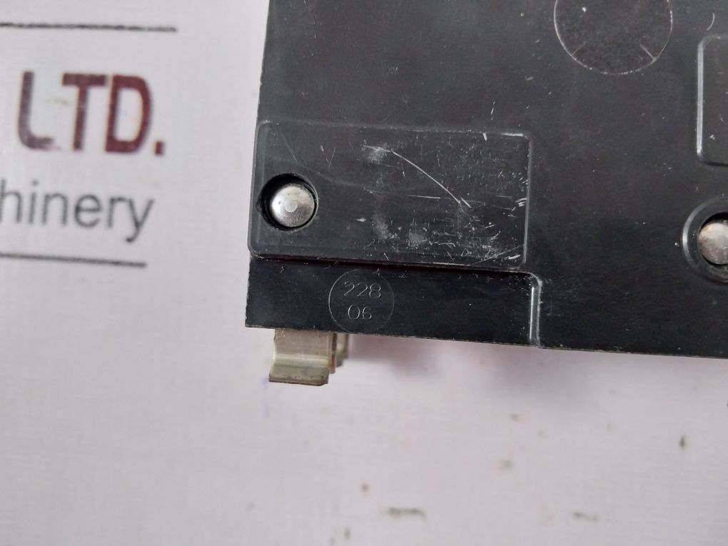 Square D Qo220 Plug-on Circuit Breaker