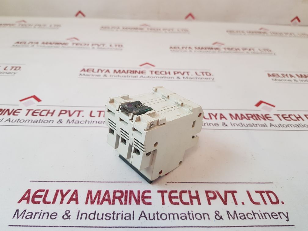 St-68 B32 Circuit Breaker