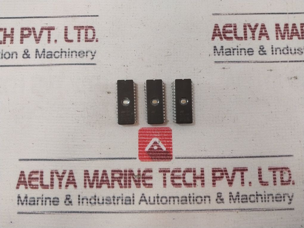St Microelectronics M27C256B Integrated Circuits