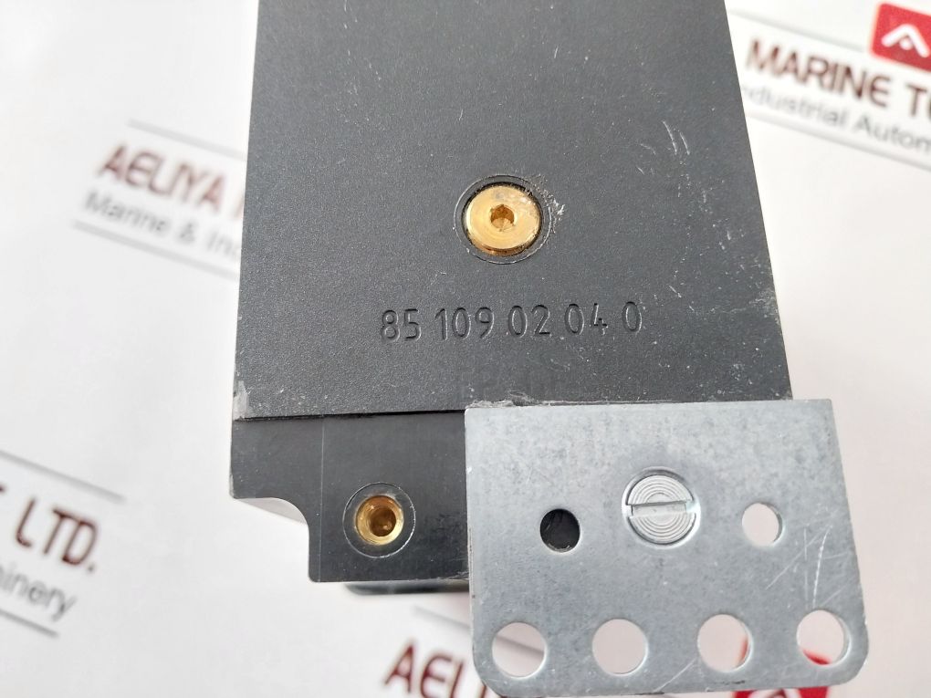 Stahl 8510/122-03-131-210 Contactor