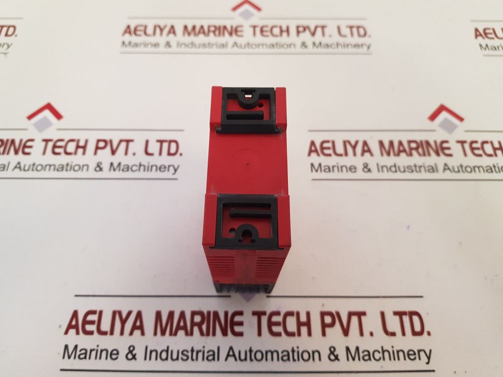 Stahl 9251/02-60 Relay Repeater Amplifier 230V Ac