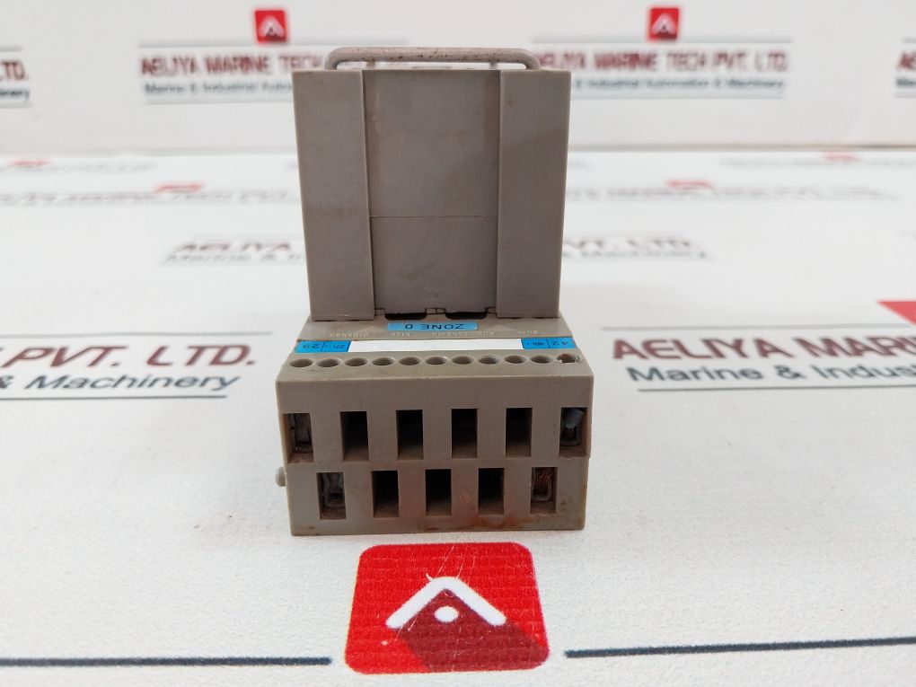 Stahl Elektronik 8931/22211-024 Relay Repeater Amplifier 250V