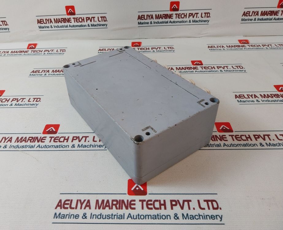 Stn Atlas Debeg 9510 Nav Data Distribution Device