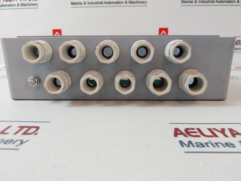 Stn Atlas Debeg 9510 Nav Data Distribution Device