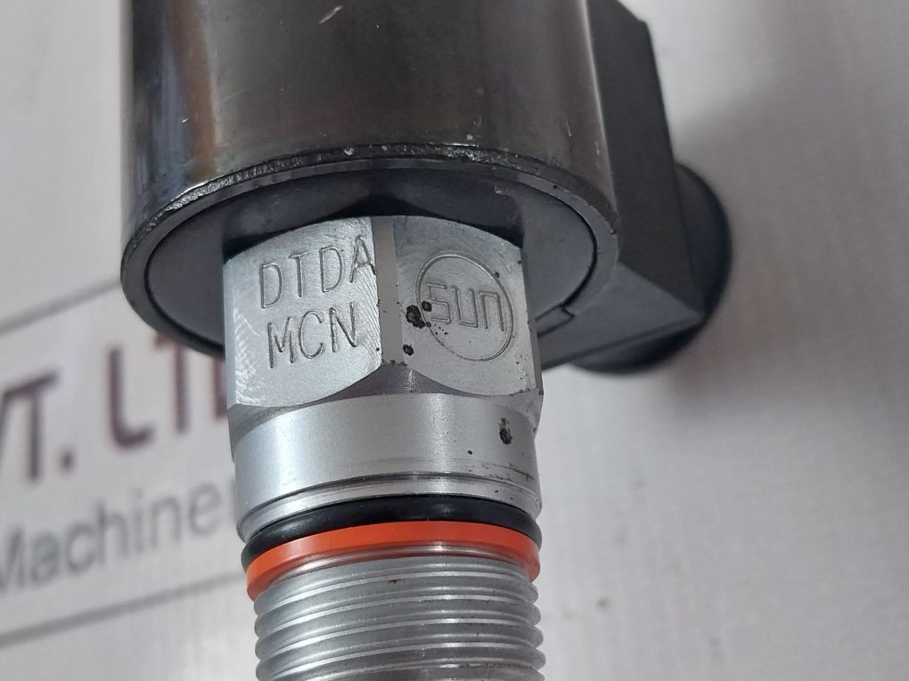 Sun Hydraulics Dtda Mcn Valve With 770-224 Coil 24 Vdc