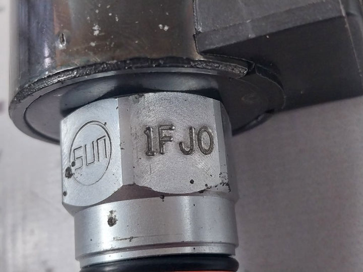 Sun Hydraulics Dtda Mcn Valve With 770-224 Coil 24 Vdc