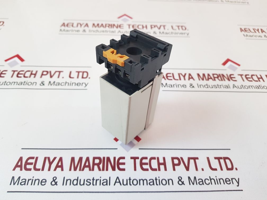 Sunflame Fe-61R Flame-eye Relay Ac100110V With Base
