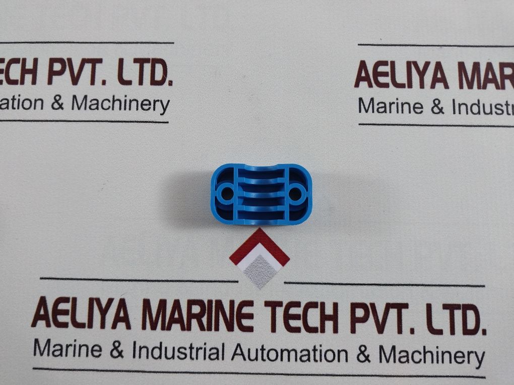 Lot Of 5X Swagelok 304-s3-pp-16Tm Bolted Plastic Clamp Tube Support Kit