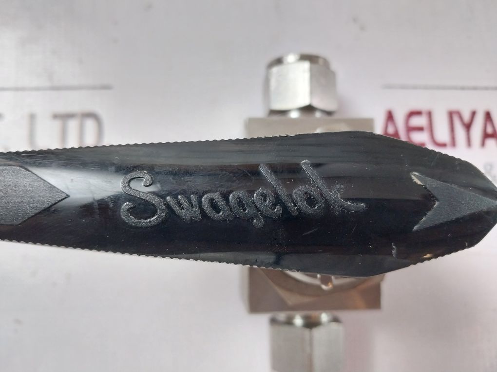 Swagelok Ss-45S8 Ball Valve 2500 Psig