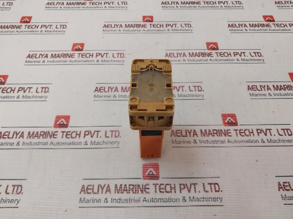 Syrelec Tar Time Delay Relay With Base 10A 250V