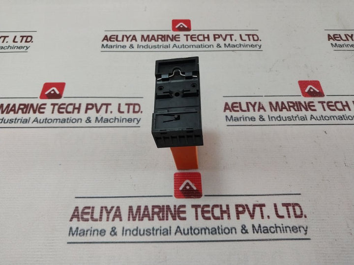 Syrelec Tdc 600V Relay With Base Mr78700