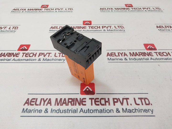 Syrelec Tdc 600V Relay With Base Mr78700
